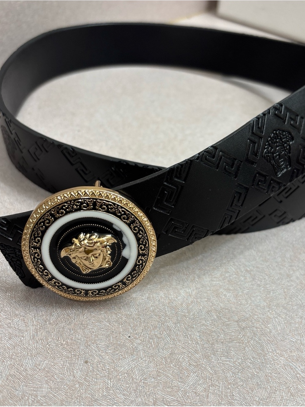 Black Genuine Embossed Leather Medusa Head Belt Gold Tone Buckle Size XL 44 NEW